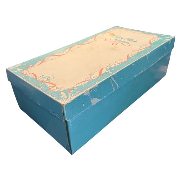 NRFB Ashton Drake Elizabeth's Homecoming Porcelain Doll by Kathy Hippensteel - Picture 2 of 12